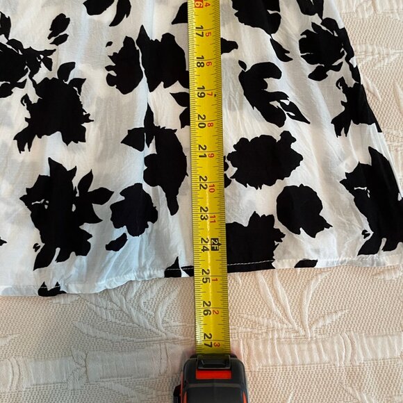 CATO Off Shoulder/Cold Shoulder Blouse with Floral Flutter Sleeves Size XL - Picture 6 of 13